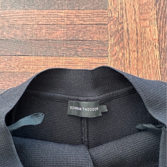 Women’s Navy Blue Short Sz. M - Picture 3 of 4